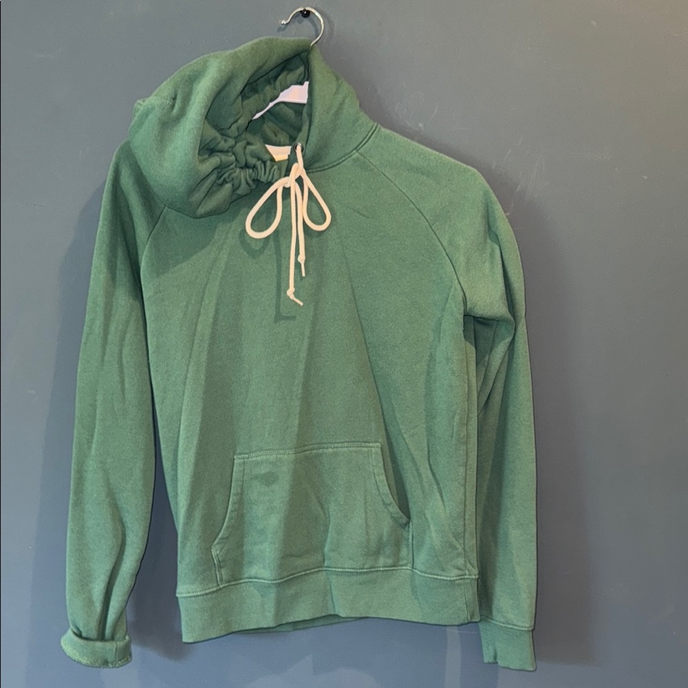 HOMAGE Green Turtleneck Sweater Cozy Fit